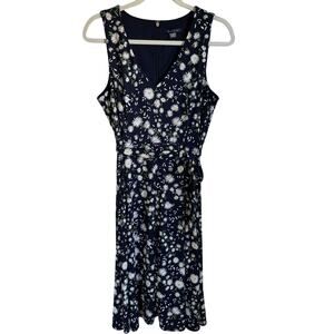 Tommy Hilfiger Dress Windblown Daisy Sleeveless V-Neck Size 8 Belt Fit and Flare